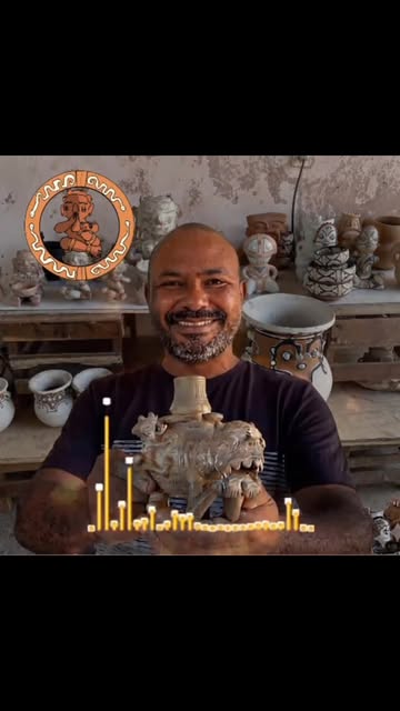 Jefferson Paiva apresenta uma peça de cerâmica no Ateliê Arte Tapajônica